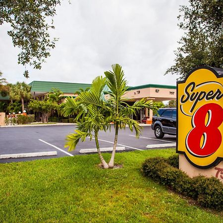 Super 8 By Wyndham North Palm Beach Eksteriør bilde