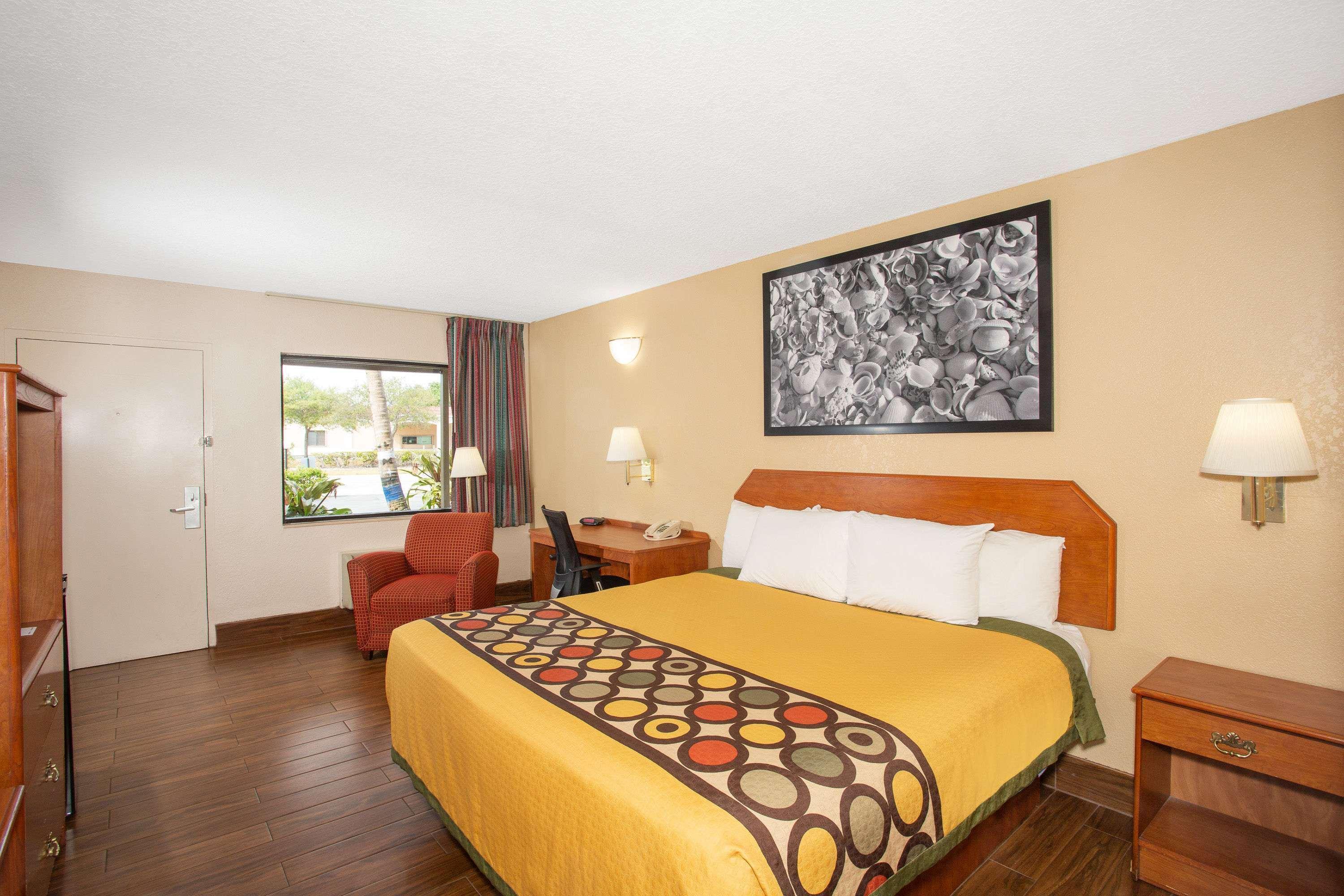 Super 8 By Wyndham North Palm Beach Eksteriør bilde