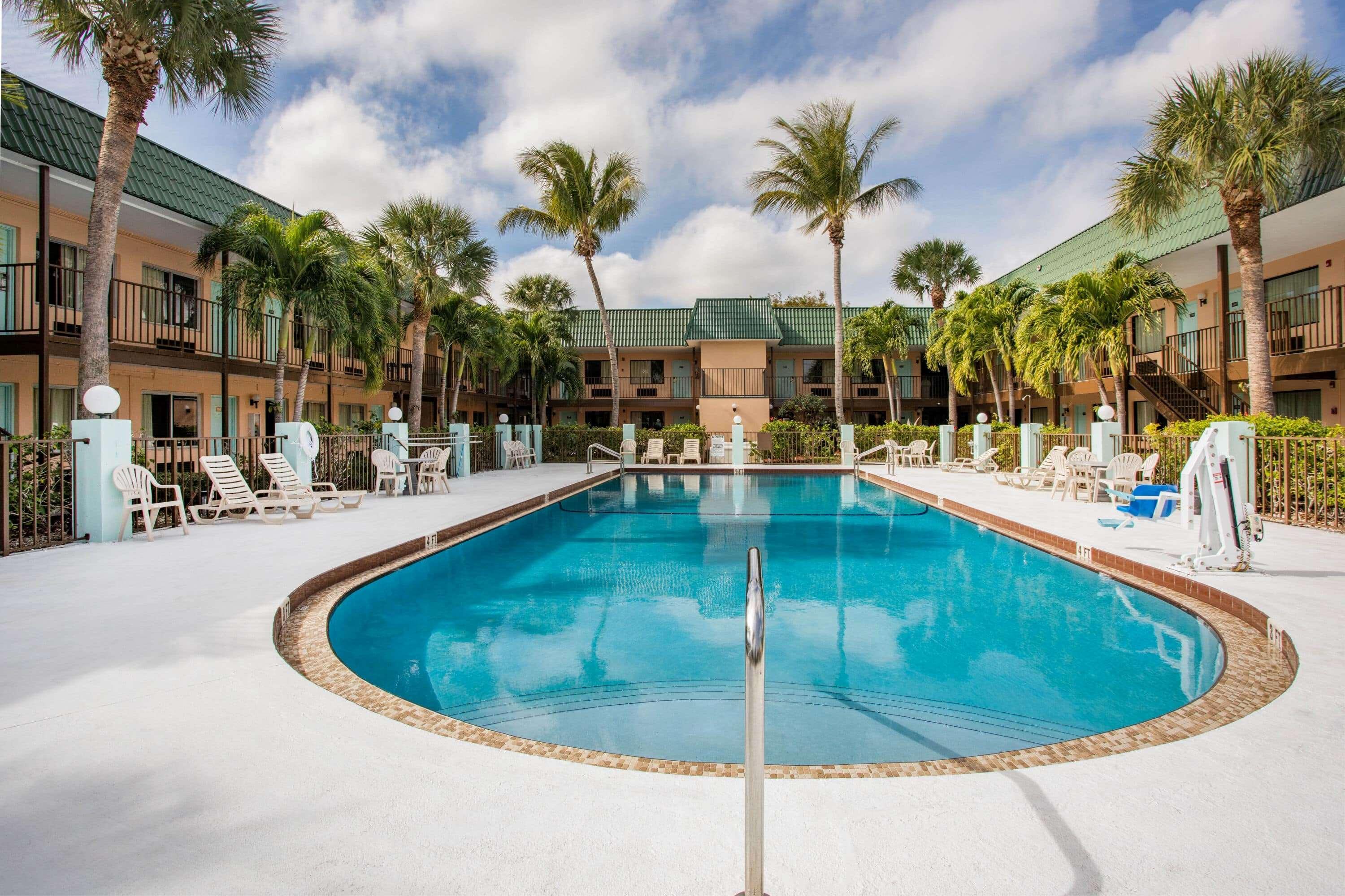 Super 8 By Wyndham North Palm Beach Eksteriør bilde