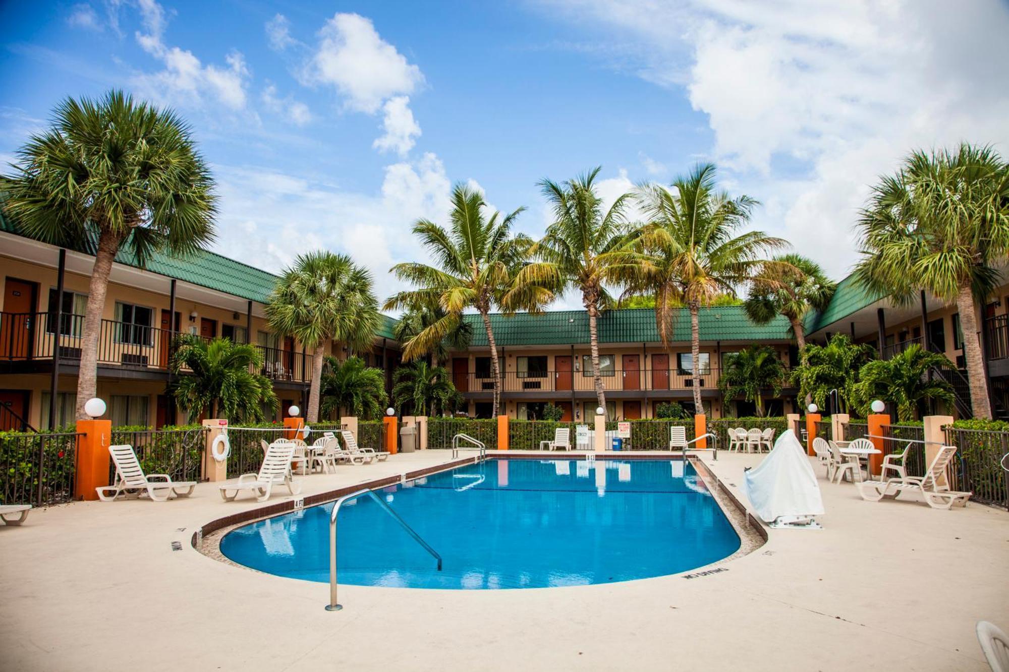 Super 8 By Wyndham North Palm Beach Eksteriør bilde